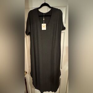 White Mark Charcoal V-Neck Short Sleeve Top